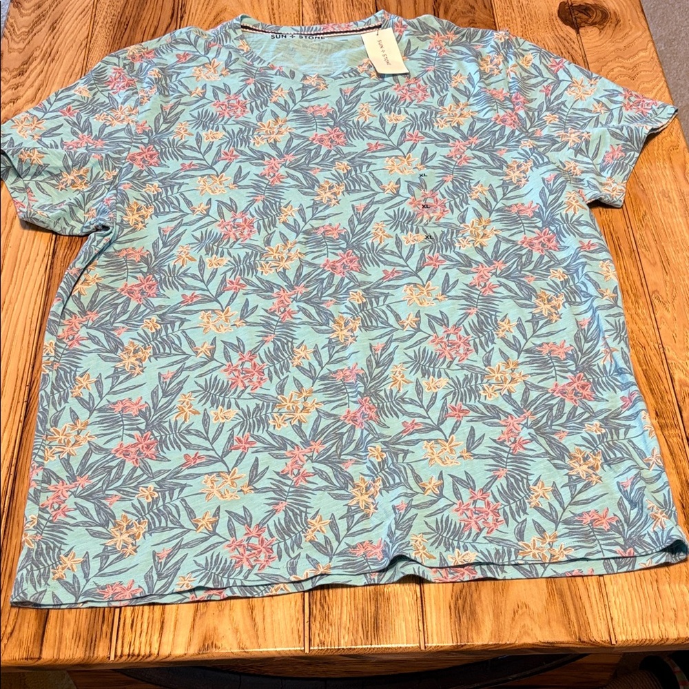 Tropical Floral Mens Tee in Blue and Pink NWT